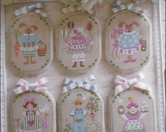 Six Characters in Search of Easter * Sei Personaggi In Cerca Di Pasqua * Cuore E Batticuore * Counted Cross Stitch Pattern-b