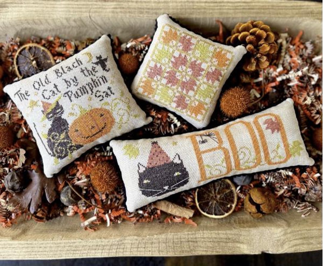 The OLD BLACK CAT * Annie Beez Folk Art * Cross Stitch Pattern-b