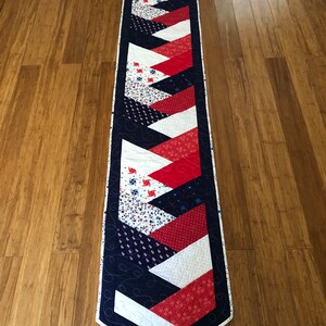 Patriotique, 4 juillet, rouge, blanc et bleu Table Runner - 16x73.5