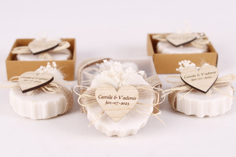 Cadeaux de mariage faits main de savon pour des invités Savon pour la douche nuptiale Cadeaux de savon personnalisés Savon à la lavande rustiqueFaveur de savon pour baby shower image 9