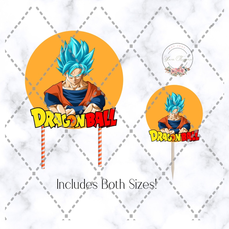 Pode incluir: Dois toppers redondos para bolos com um personagem de anime com cabelo azul e um traje vermelho e azul. O personagem est&aacute; de p&eacute; com os bra&ccedil;os cruzados. O topper maior tem o texto "DRAGON BALL" em letras vermelhas e amarelas. O topper menor tem o texto "DRAGON BALL" em letras vermelhas e amarelas. O texto "Inclui ambos os tamanhos!" est&aacute; abaixo dos toppers.
