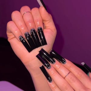 Luxury custom nails/ free style/ halloween nails/ spooky nails/ blood drip glitter nails/ horror nails/ scream nails/long nails black nails