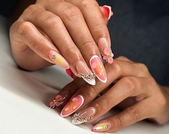 Uñas postizas personalizadas de lujo: aerógrafo, flor 3D y adornos dorados