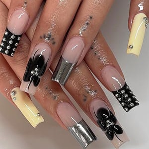 Luxury Press On Nails: Silver, Chrome, & Floral Designs