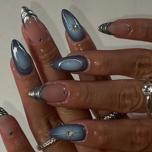 Luxury custom nails/ free style/ long nails/ silver nails/ metallic nails/frech tip nails/ chrome nails/ cute nails/ almond nails