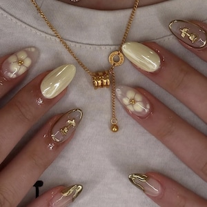 Luxury Pearly Shimmer Press-On Nails: Glazed Donut butter yellow Style