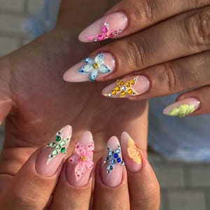 Luxury 3D Flower Press On Nails: Bling Rhinestone Almond Nails