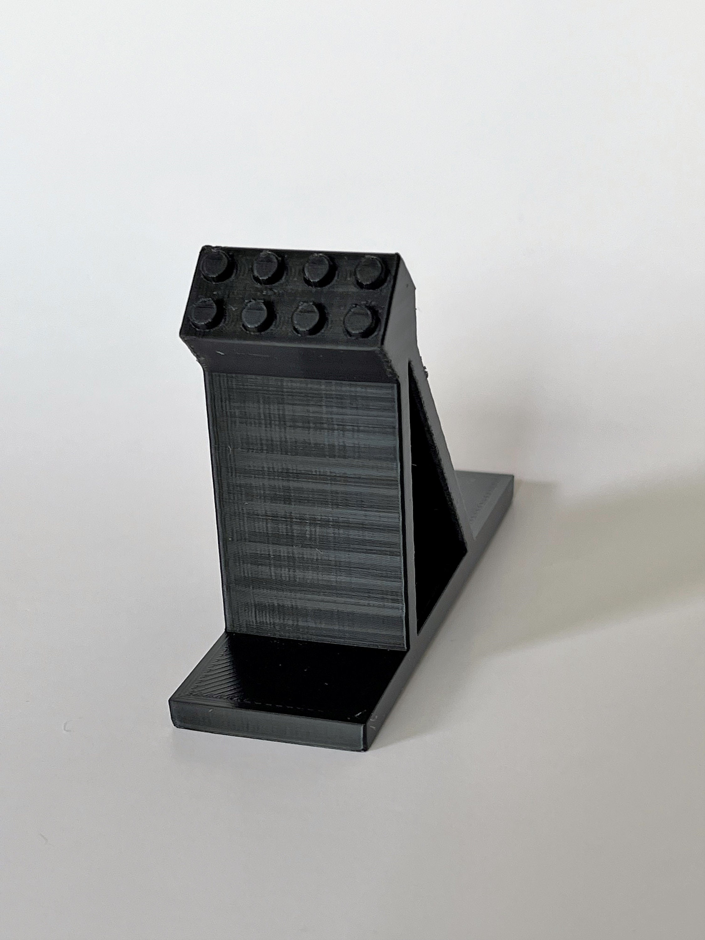 Fiocchi di neve e architetture: Lego in vetrina per Louis Vuitton