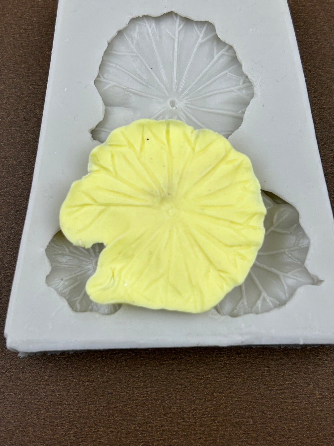 FormaLeaf LP109 - Water Lily Pad Pattern Set Of 2 | Clay King