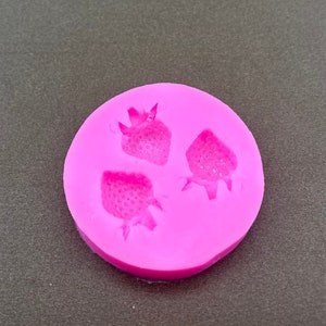 3D Strawberry Baking Mold For Chocolate, 6-Cavity Strawberry Silicone Cake Pan Molds Bpa Free Fruit Snack Molds Silicone Candle Making Soap Ice Cube Candy