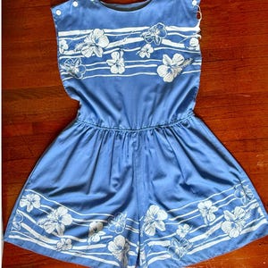 Vintage 60’s Hans Jutte Hawaii Blue White Floral Shorts Romper Jumpsuit XS Small