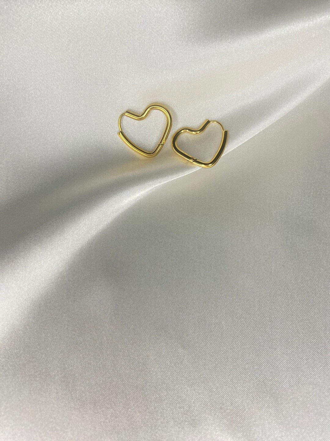 Herzförmige Ohrringe Farbe Gold - - 056CP-GLD