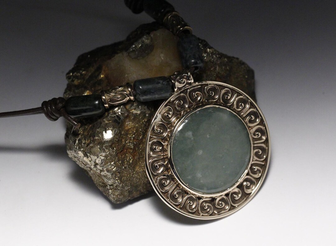 グアテマラ産翡翠の傑作 ― 永遠の象徴 - Etsy 日本