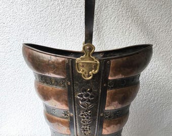 Antyczna miedziana nawęglarka z mosiądzem – 38 cm – dekoracja kominka w stylu vintage.