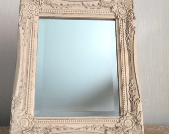 Miroir décoratif.