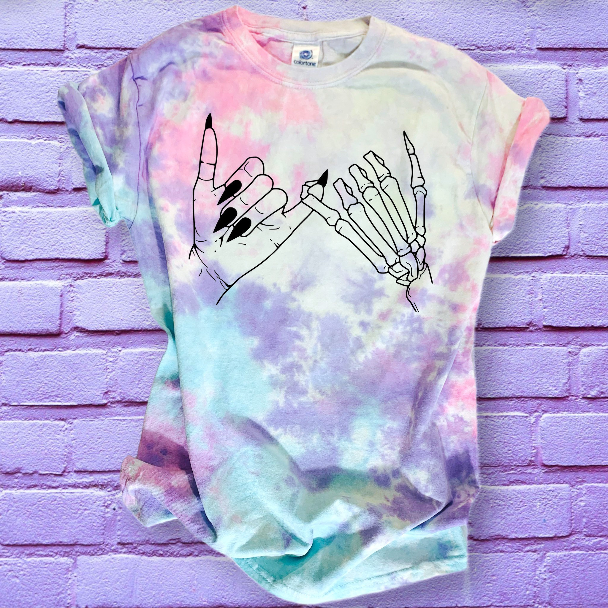 パステル ゴス ピンキー プロミス タイダイ T シャツ | ユニセックス  