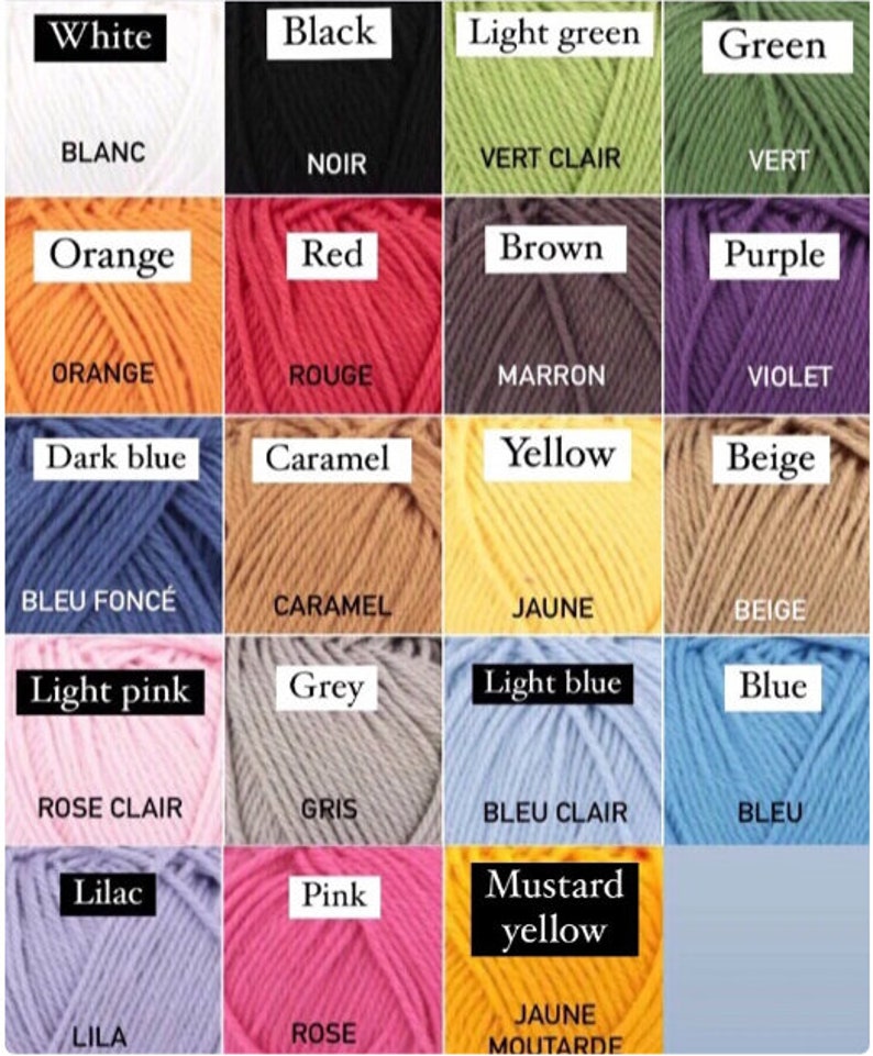 Peut inclure: Un nuancier de pelotes de laine avec les noms des couleurs en anglais et en fran&ccedil;ais. Les couleurs incluent le blanc, le noir, le vert clair, le vert, l'orange, le rouge, le marron, le violet, le bleu fonc&eacute;, le caramel, le jaune, le beige, le rose clair, le gris, le bleu clair, le bleu, le lilas, le rose et le jaune moutarde.