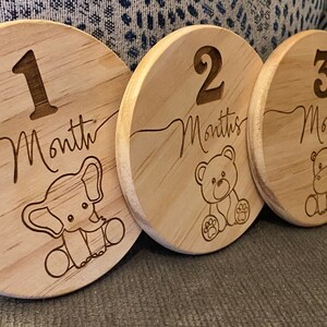 Jeu de 1 an de cartes en bois pour bébé, représentant des animaux mignons et des étapes mensuelles, un marqueur, des cercles d'étape