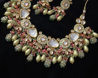 sabyasachi Inspired Designer kundan Set, Green Kundan Choker, Kundan Bridal Choker Set, Customizable Kundan Bridal Sets, Royal Kundan Sets