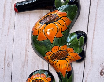 Talavera Small Seahorse Wall Art – Hand-Painted Ceramic.