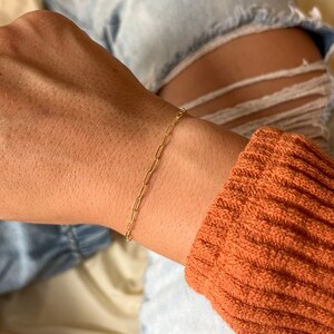 Krista Bracelet, Minimalist Paperclip Bracelet, Delicate Bracelet, Dainty Paperclip Chain, Gold Stacking Bracelet, Gold Layering Bracelet
