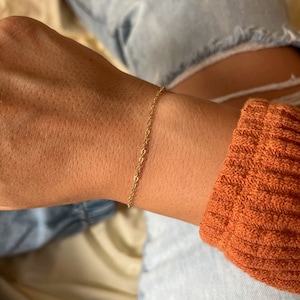 Minimalist Bracelet, Dainty Gold Chain Bracelet, Delicate Bracelet, Simple Chain Bracelet, Gold Stacking Bracelet, Gold Layering Bracelet