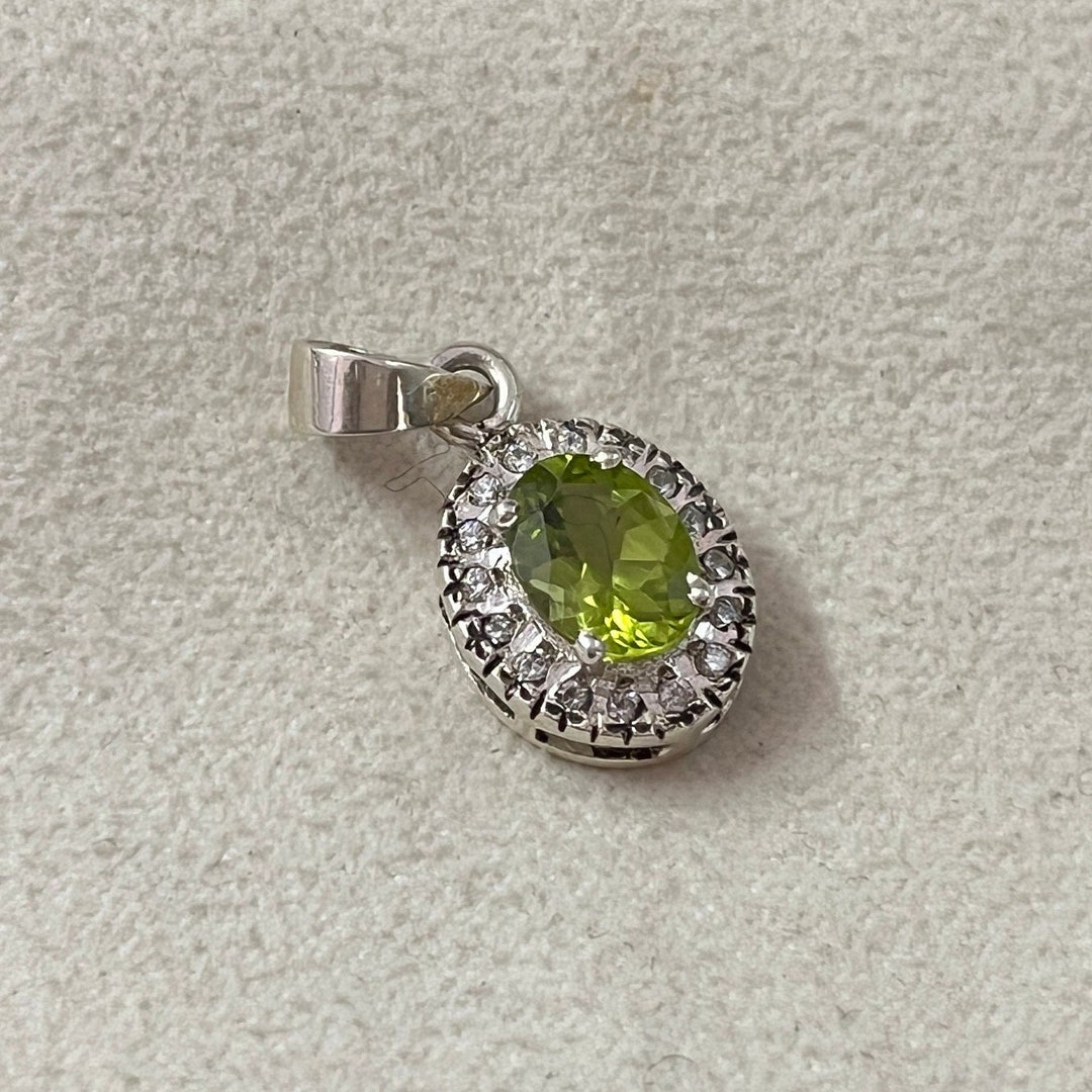 Dainty Peridot Necklace Sterling Silver Peridot Pendant Etsy