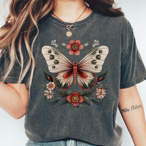 Camicia a farfalla vintage Cottagecore, t-shirt Fairycore Comfort Colors, maglietta floreale Dark Academia Nature Lover