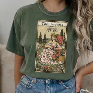 De keizerin Tarot Card Comfort Colors Shirt, Vintage Tarot Card Shirt, Goblincore shirt, Funny Tarot shirt, Tarot Lover Gift