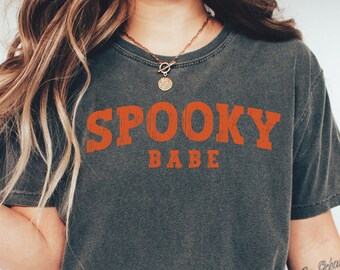 Camiseta retro Spooky Babe, camiseta gráfica de Halloween de Comfort Colors
