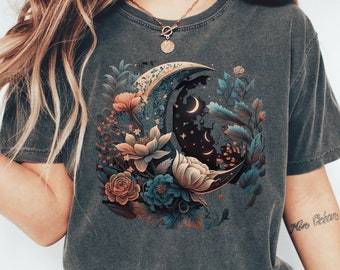Camiseta floral con media luna y colores cómodos: camiseta cottagecore celestial