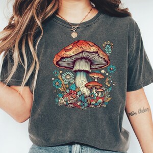 Retro Mushroom Graphic Tee: Psychedelic Cottagecore Comfort Colors Shirt