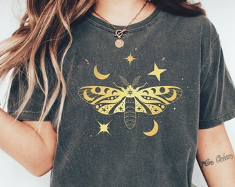 Maglietta Celestial Moth: Maglietta Comfort Colors Moon Phases Galaxy
