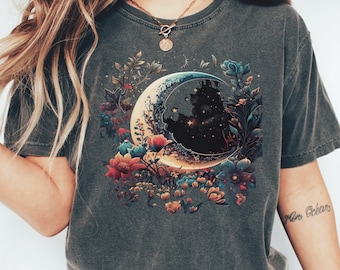 Maglietta Comfort Colors Celestial Cottagecore: Luna e stelle floreali