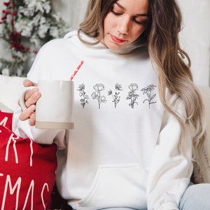 Boho Birth Flower Sweatshirt: Minimalist Wildflower Design