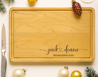 Tabla de cortar personalizada / Plato de embutidos de madera con monograma grabado / Regalo de boda, regalo de aniversario, decoración de inauguración de la casa