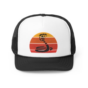 Vintage Cobra Sunset 80&#39;s 90&#39;s Throwback Foam Snapback Trucker Cap for Men  and Women, Birthday Christmas Thanksgiving Gift Idea