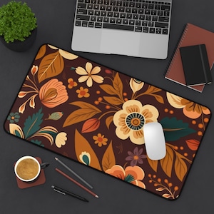 Cottagecore Floral Desk Mat: Botanical Wildflower Mousepad