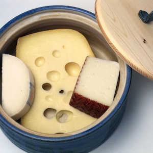 Käsedose, Keramik/Holz