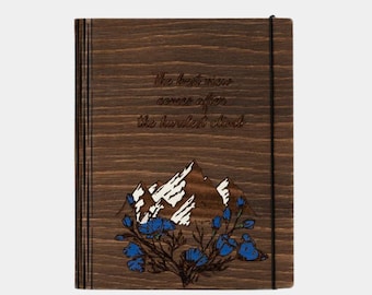 Inspirierendes handgemachtes Reise-Notizbuch | Scrapbook aus Holz | Reiseplaner | Abenteuer Album | Organizer Journal | Kundenspezifisches handgemaltes Buch