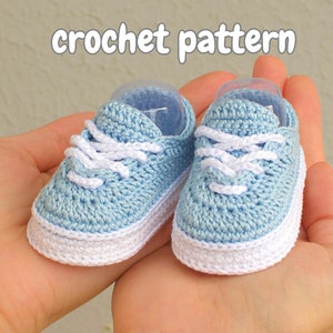 Crochet pattern baby shoes, baby girl boy booties 4 sizes, baby shower gift sneakers, pregnancy gift idea, DIY newborn baby clothes