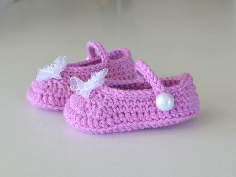 Mary Jane häkeln Babyschuhe Muster, 3 Größen Neugeborene Mädchen weiche Sohle Kinderbett Schuhe, Taufe Schuhe, DIY Enkelkind Geschenk, wie man häkelt Bild 4