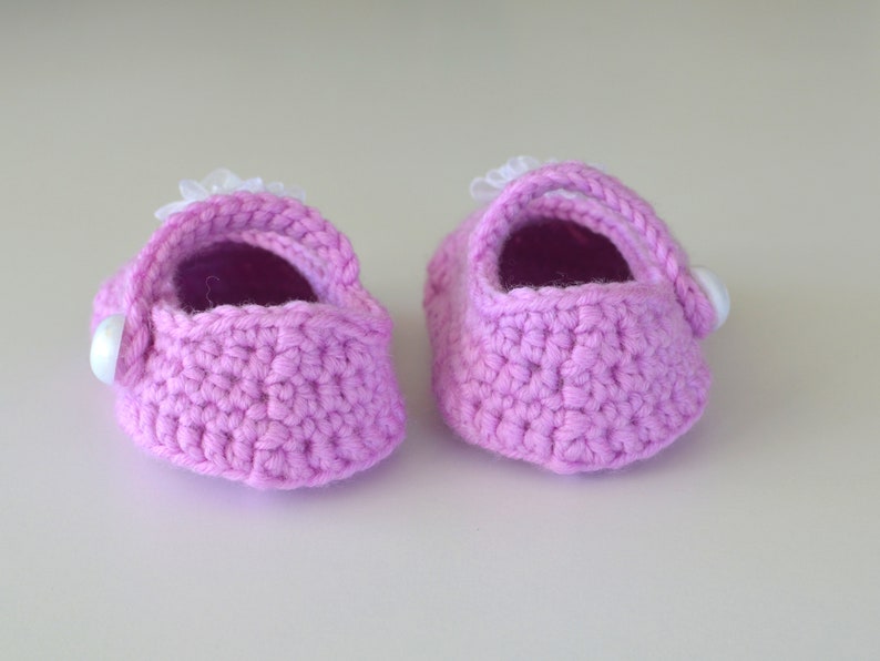 Mary Jane häkeln Babyschuhe Muster, 3 Größen Neugeborene Mädchen weiche Sohle Kinderbett Schuhe, Taufe Schuhe, DIY Enkelkind Geschenk, wie man häkelt Bild 5