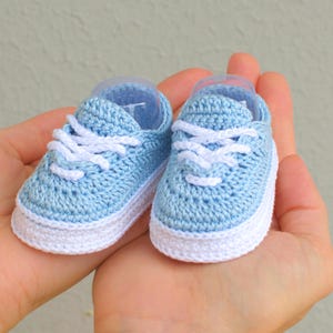 Crochet pattern baby shoes, baby girl boy booties 4 sizes, baby shower gift sneakers, pregnancy gift idea, DIY newborn baby clothes