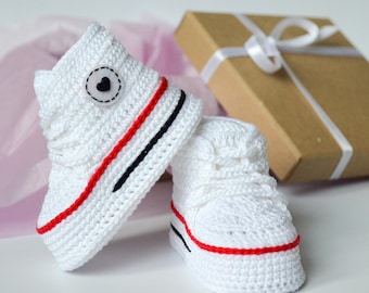 Crochet pattern baby sneakers with initials, newborn gift idea DIY, häkeln anleitung turnschuhe baby, PDF deutsch englisch