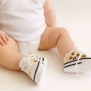Safari Baby Schuhe häkeln, Häkelanleitung PDF Sneakers neutral beige, Geschenk Geburt DIY, Leopard Design, Schnittmuster Deutsch image 10