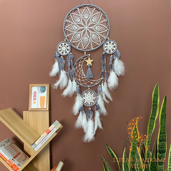 CAPRIZ Large Dream Catcher Moon and Stars Hanging Over The Bed,  Feathers Dream Catcher Home Wall Hanging Decor, Handmade Weave Feathers Dream  Catcher Ornament Home Room Decor : Home & Kitchen