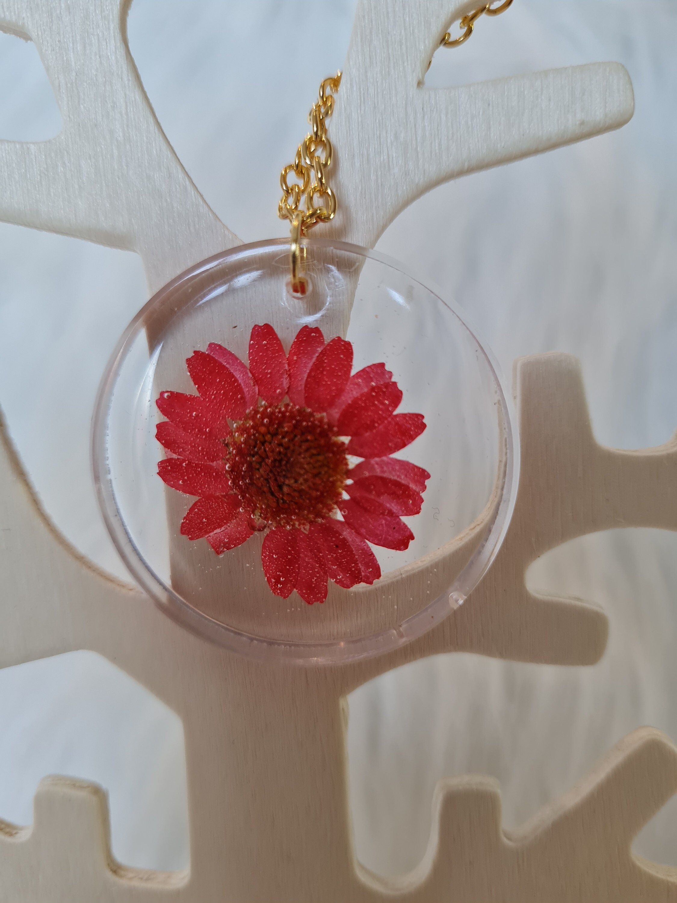 Pendentif Médaillon Résine Avec Fleurs Séchées - Inclusion Orange, Jaune, Vert, Rose - Cordon Silicone - Neuf