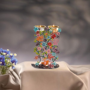 手描きのカラフルな安息日のティーライトキャンドルホルダー - 花と蝶