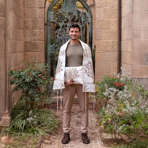 Yair Emanuel Premium Tree of life Tallit Prayer Shawl Set - Bar Mitzvah Tallit for men and Women - Silk Embroidered - Jewish Yarmulke
